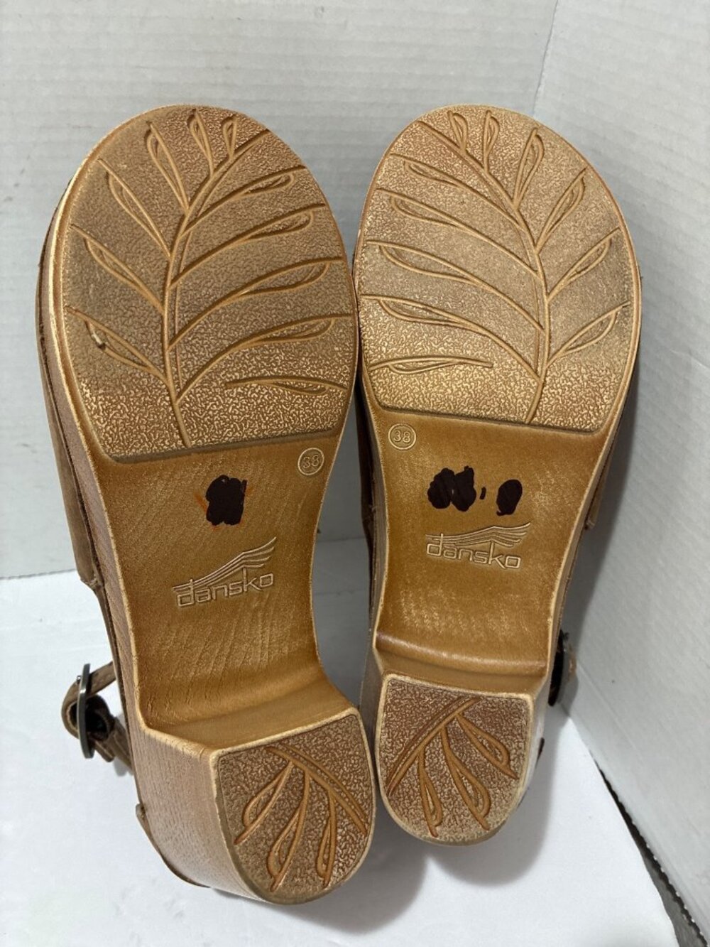 Dansko Sassy women's heeled clogs featuring a brown nubuck leather size 38 - Picture 5 of 7